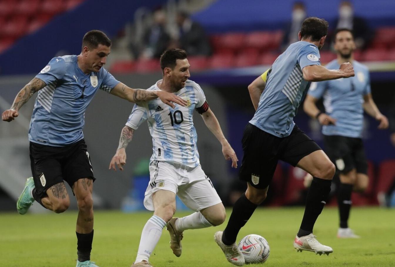 阿根廷1-0击败世界第9，梅西助攻，苏亚雷斯哑火，曼联锋霸0射门(5)