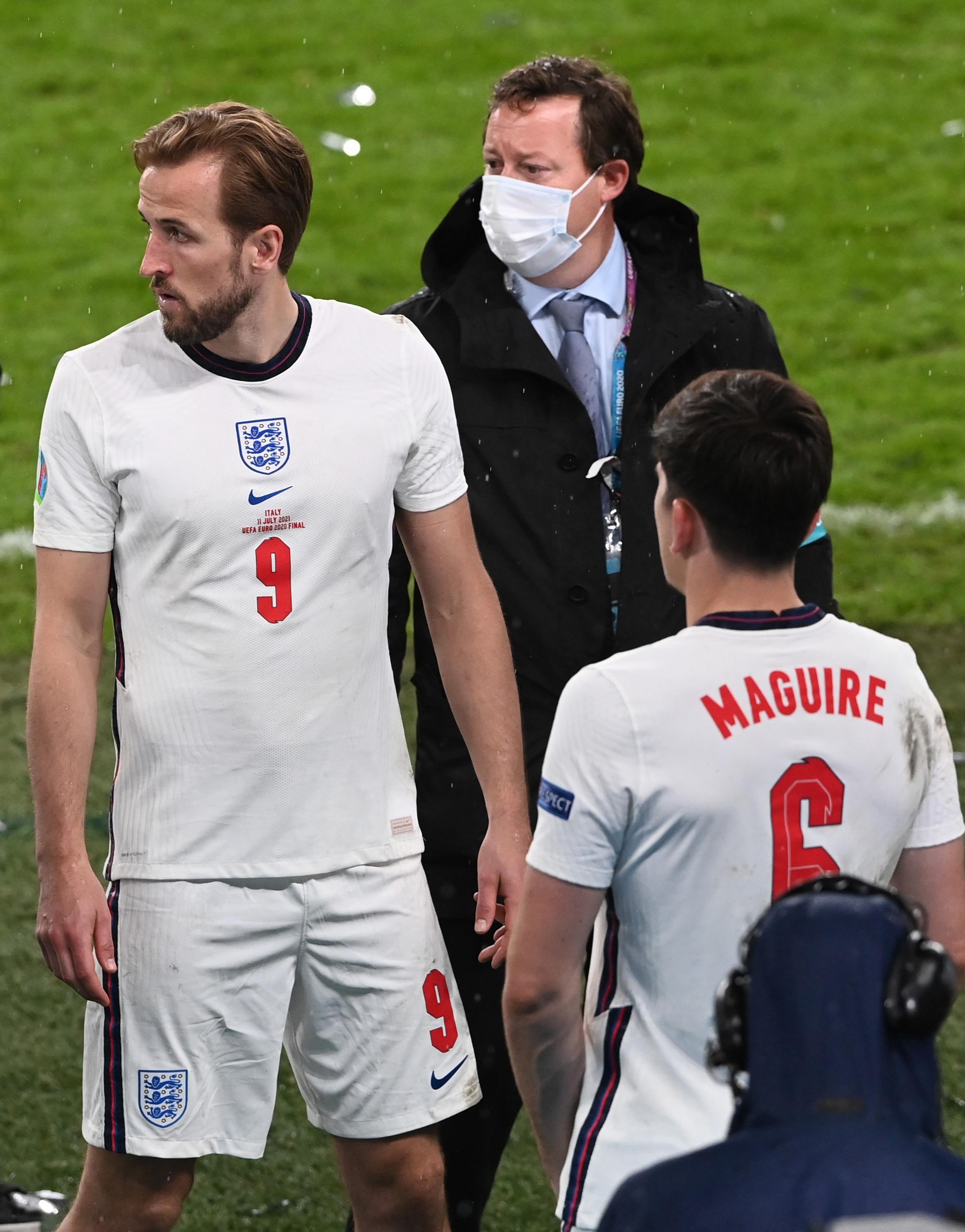 英媒：大部分英格兰球迷感到羞耻，现在就放弃申办2030年世界杯吧(13)