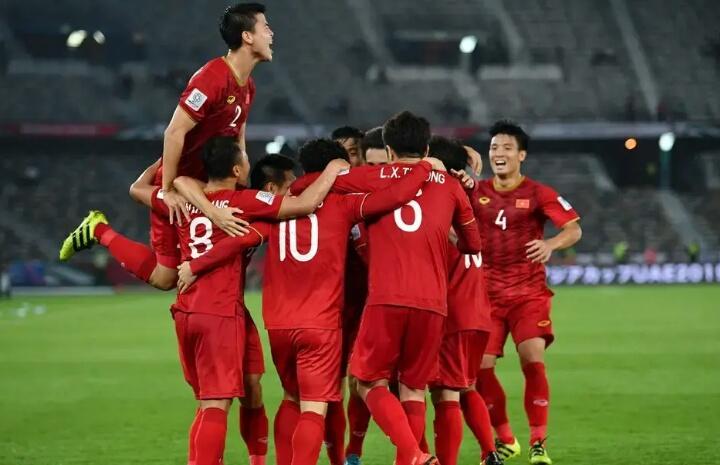 坏消息！越南梅西落选国家队，将缺席前2场世预赛，沙澳2队获利不少(2)