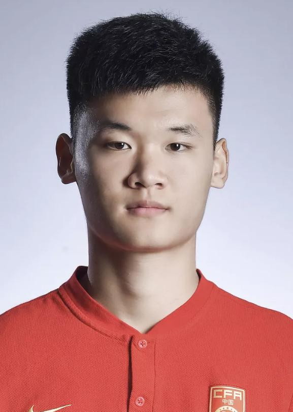鲁能22岁新星潜力无限，人称王大雷接班人，足协杯迎来表现机会(4)