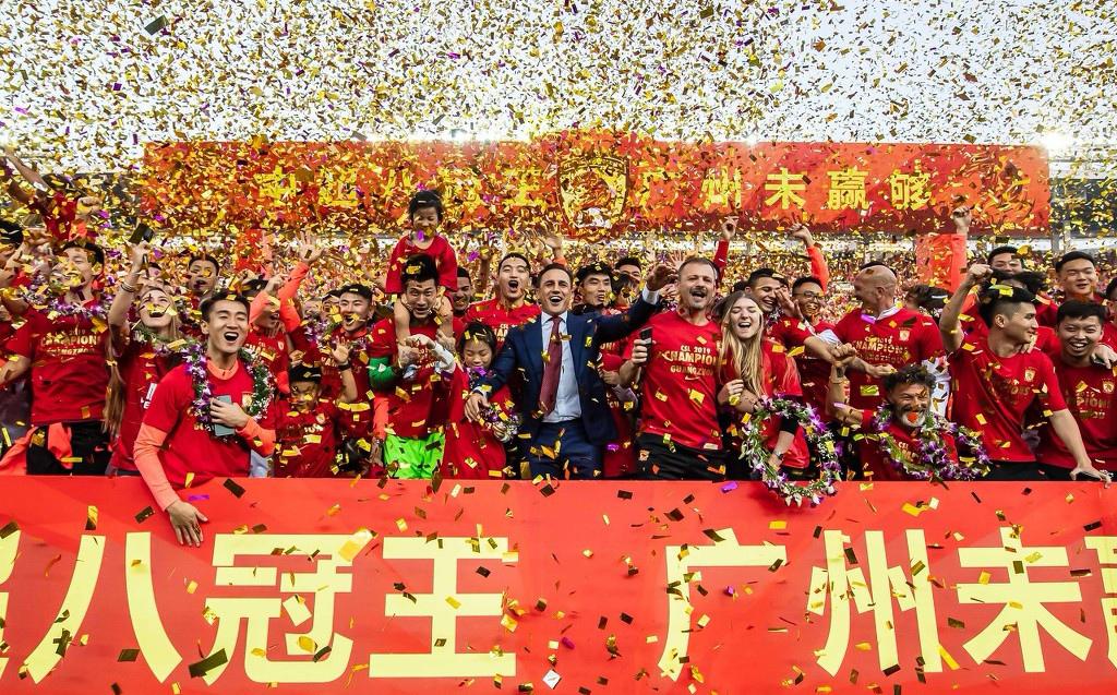 在中国执教6年的名帅要走了，带国足3场下课，狂赚4亿，夺3个冠军(3)