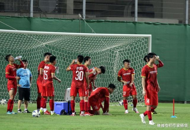 越南队速度快技术细，有“南派足球”灵活特色，国足不可掉以轻心(6)
