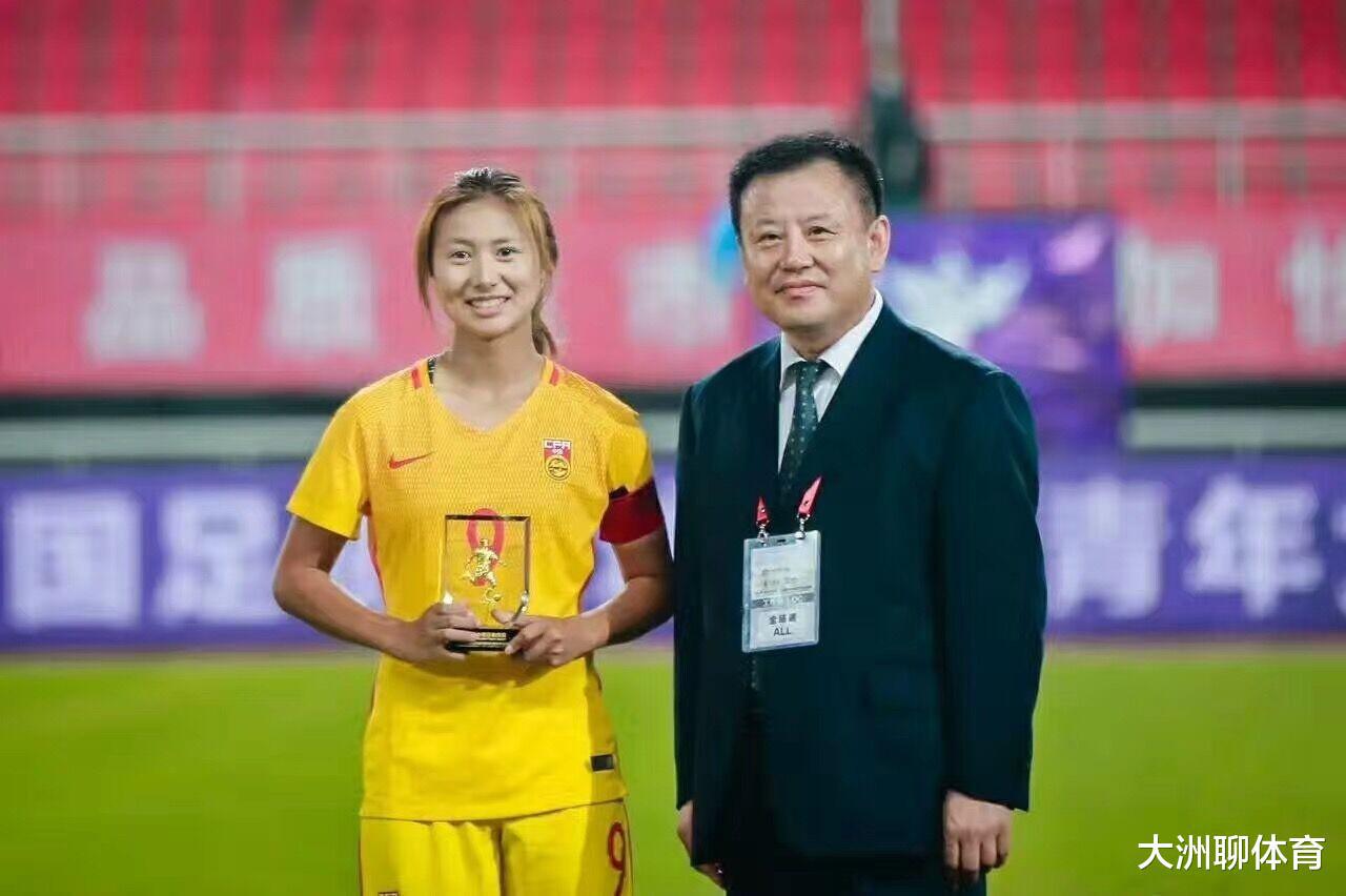 昨天两点！中国女足留洋球员“斩获核心位置”，中国足球有希望(1)