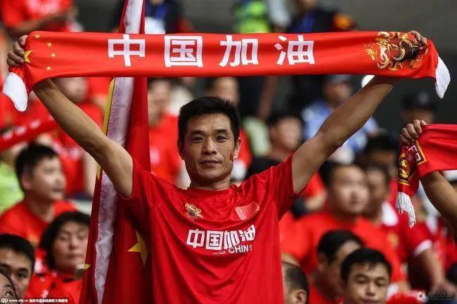 中国男足四场比赛只得3分，出现形势岌岌可危，问题竟然出在这里(5)