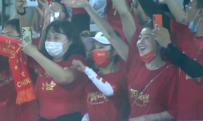 信心爆棚！越媒：对决中国队，2万越南球迷是一剂“精神刺激剂”(7)