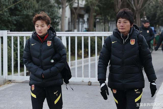 中国女足公布亚洲杯23人名单：王霜王珊珊领衔，15日出发前往印度(2)