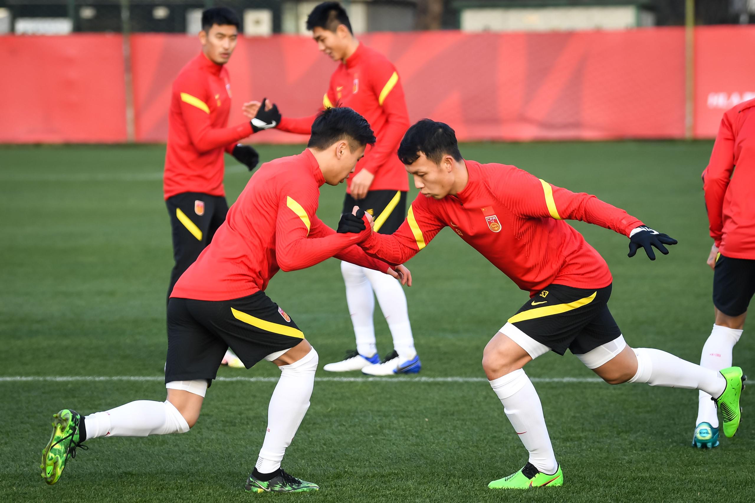 现场｜国足队长展望对阵日本越南：打出精气神，结果不会差(3)