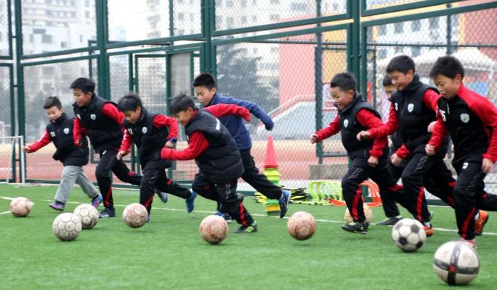 日本教练：中国足球太讲究关系，而不是依靠自身努力