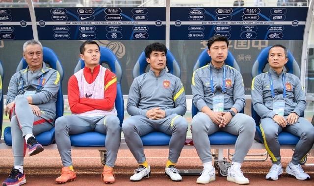 广州恒大又一功勋将退役，曾是国足主力，新赛季或仍带来惊喜(5)