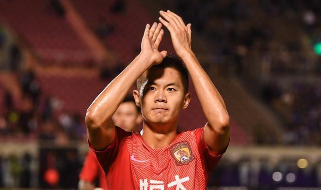广州恒大又一功勋将退役，曾是国足主力，新赛季或仍带来惊喜(6)