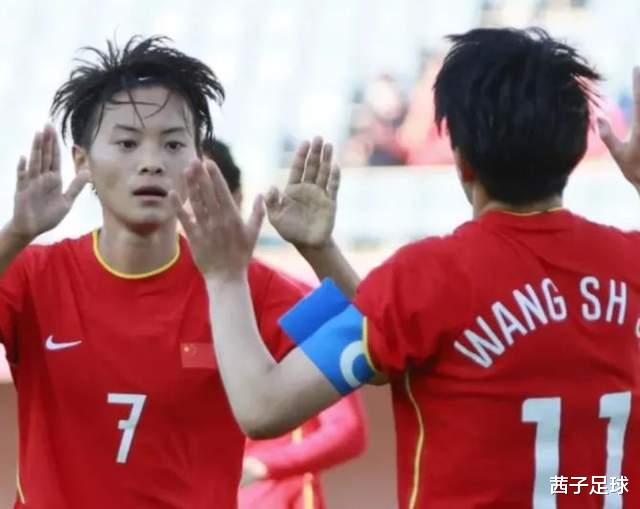 又一足球界外人士评论中国男足：1-3输越南没看见你们还要脸(2)