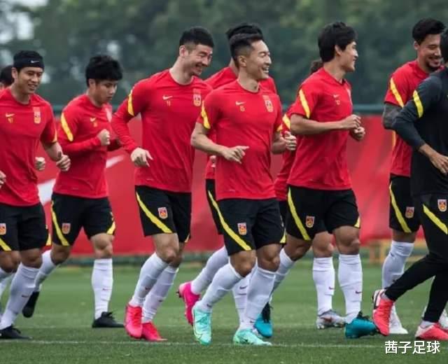 中国男足教练员：下一场踢沙特的比赛策略已经定了，球迷：反对(1)