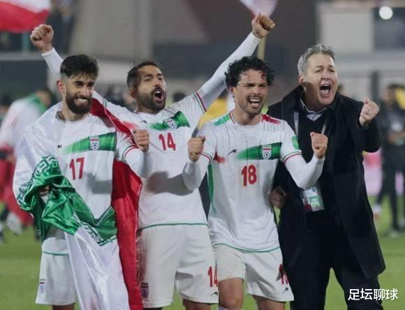 0-2！12强赛又一队出局：跟国足同分后，他们悲壮回家，伊朗重返榜首(1)