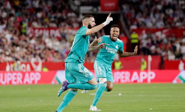 皇家马德里3-2客场胜塞维利亚，皇马上演逆转大戏，本泽马绝杀立功(4)