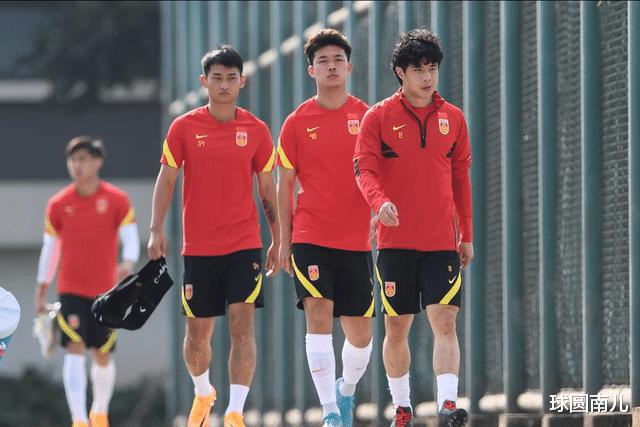 官宣！中国男足35岁队长“失业”！离开德甲11年，首次无球可踢