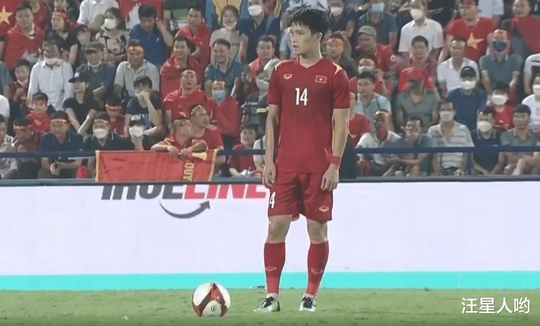 3-0！越南U23吊打印尼队，狂轰18脚射门，3次击中门框，获7张黄牌(2)