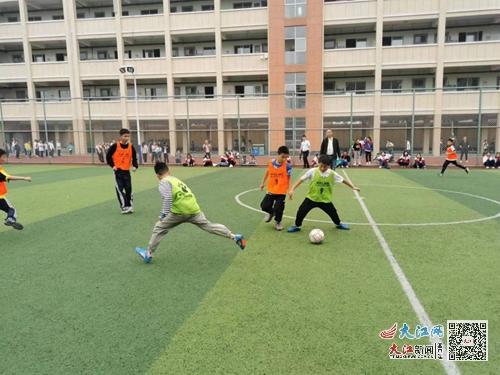缤纷童年 驰骋赛场——柴桑区第二小学开展校园足球班级联赛（组图）(1)