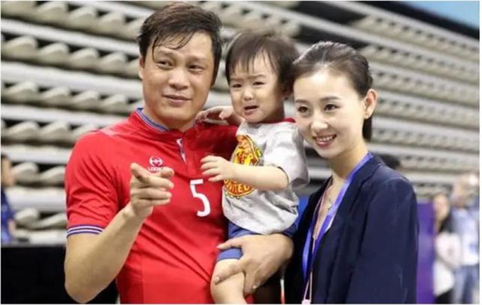 男足首个亚洲足球先生，退役后安置体育局的范志毅级别待遇如何？(2)