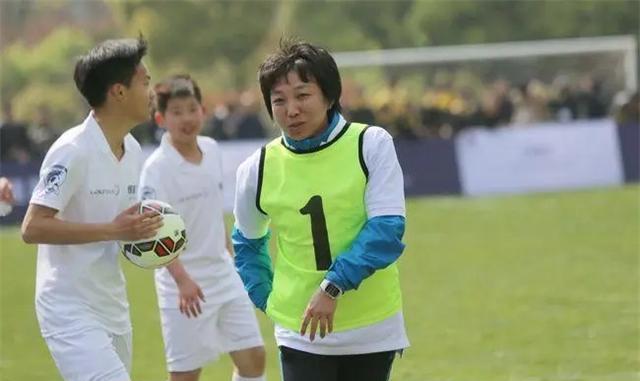 实力威望都不缺的孙雯，为什么不亲自做中国女足的主教练？(4)