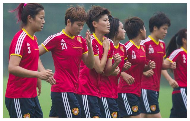 官宣！中国女足公布新一届国家队名单，马君与李影等12人意外落选(2)