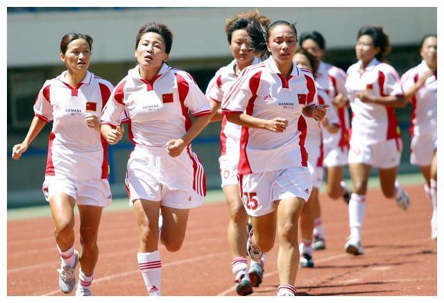 官宣！中国女足公布新一届国家队名单，马君与李影等12人意外落选(3)