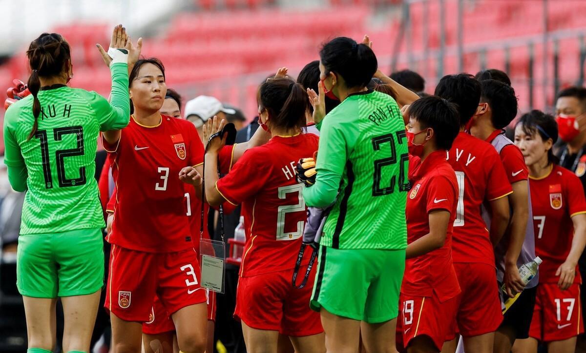 中国女足安全抵达旧金山：将进行10场热身赛，张琳艳唐佳丽未随队(3)
