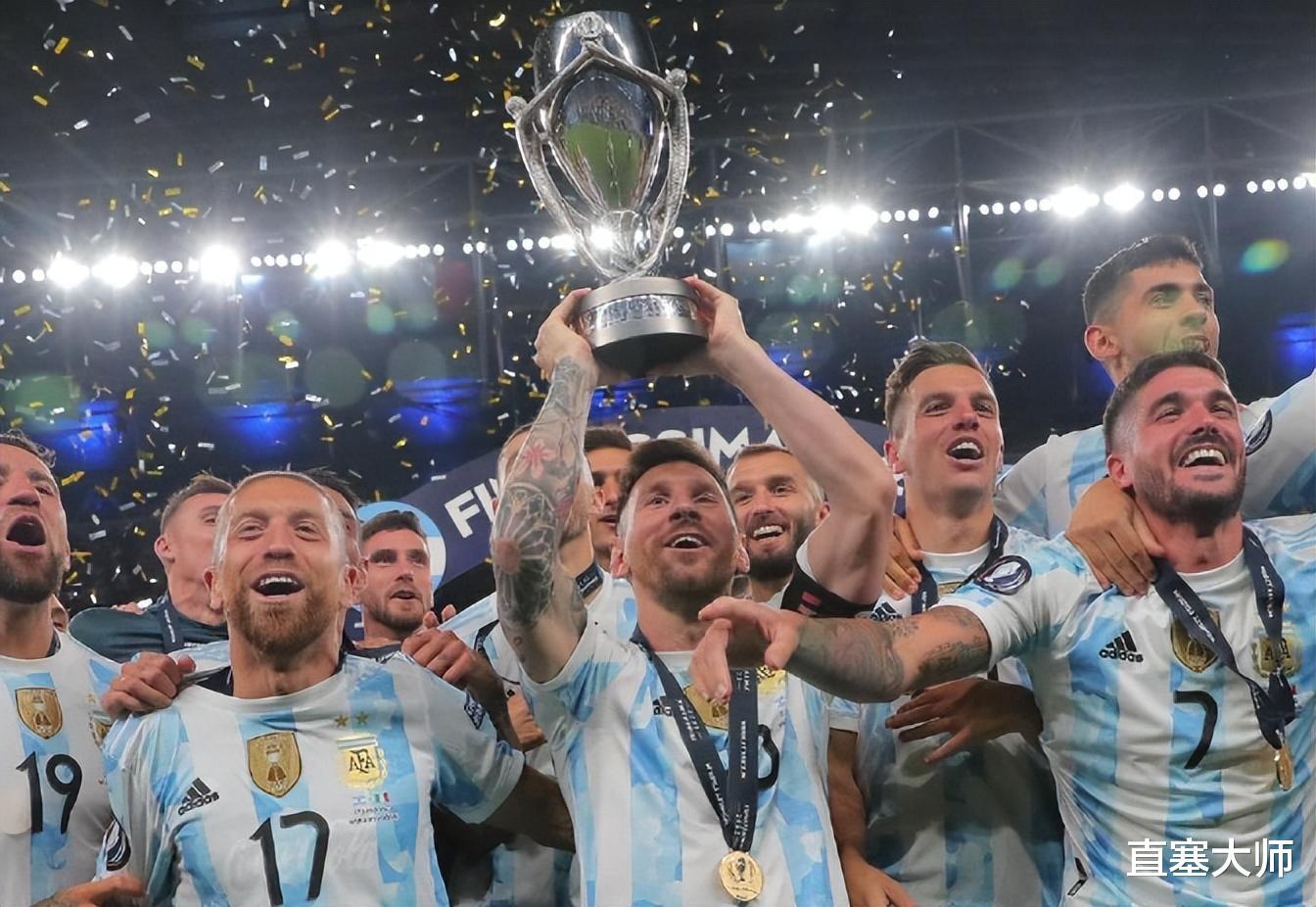 官宣！阿根廷最新名单出炉，世界杯首发浮现，梦幻11人冲击第3冠(5)