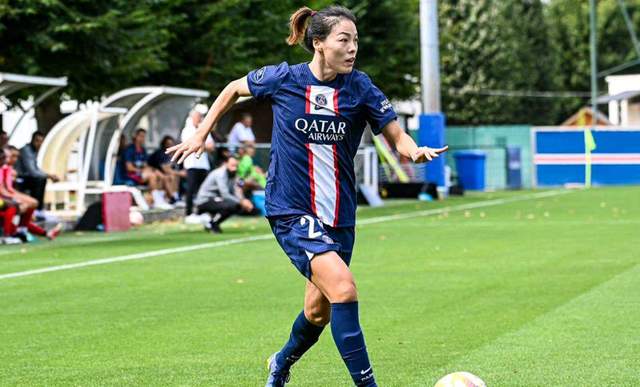 李梦雯杨丽娜同台并助大巴黎2-2战平 李梦雯代表球队已出场174分钟
