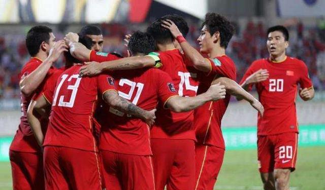 中国足球为啥退步？范志毅一针见血指出关键，网友：都是给惯的(4)