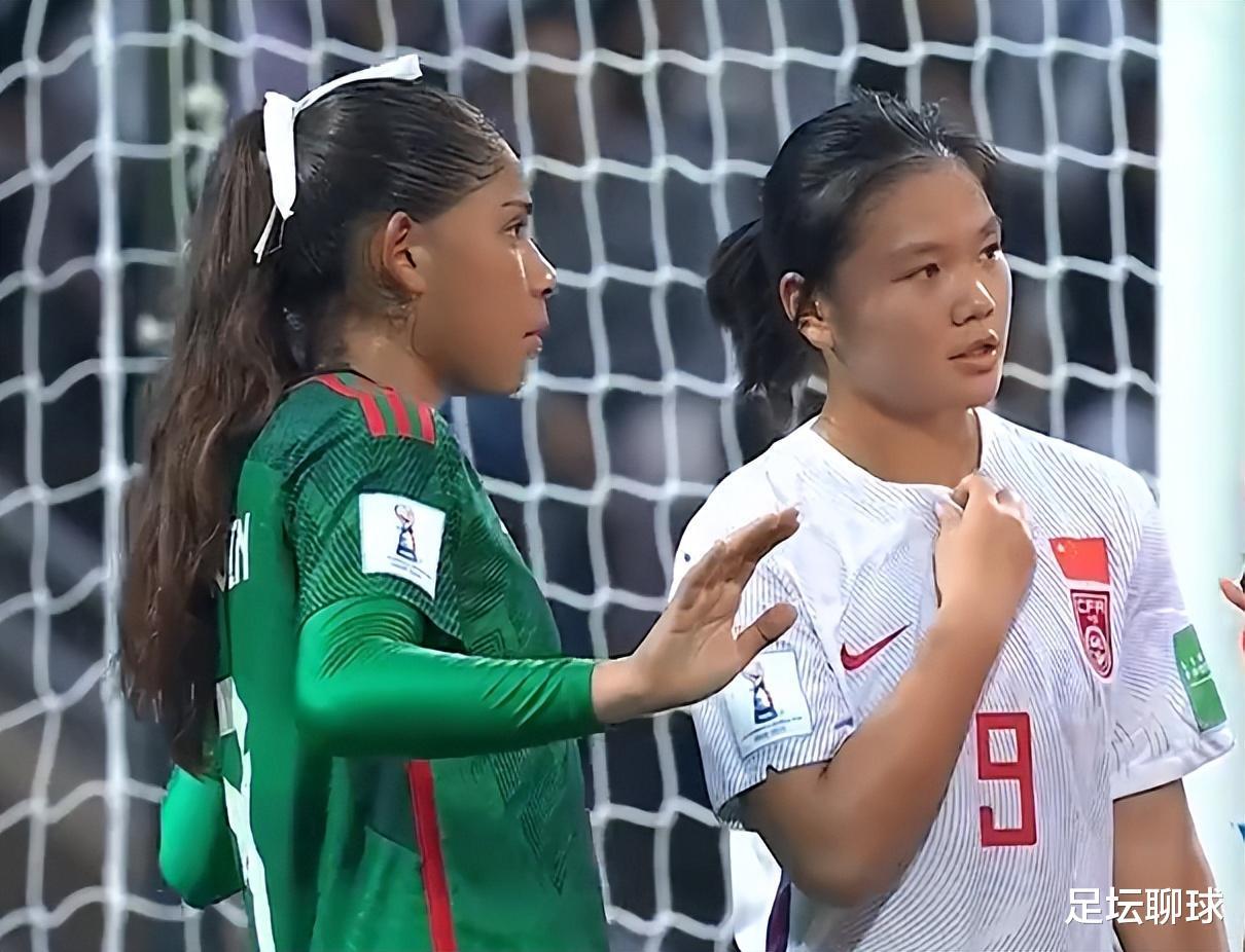 世界杯第1球诞生！中国女足爆发，小将送点后造点，17岁队长滑跪庆祝(2)
