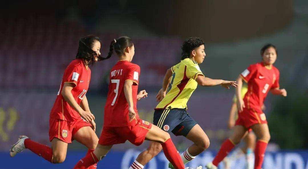 中国女足U17创历史，主教练却受指责，王安治还能执教吗？(1)