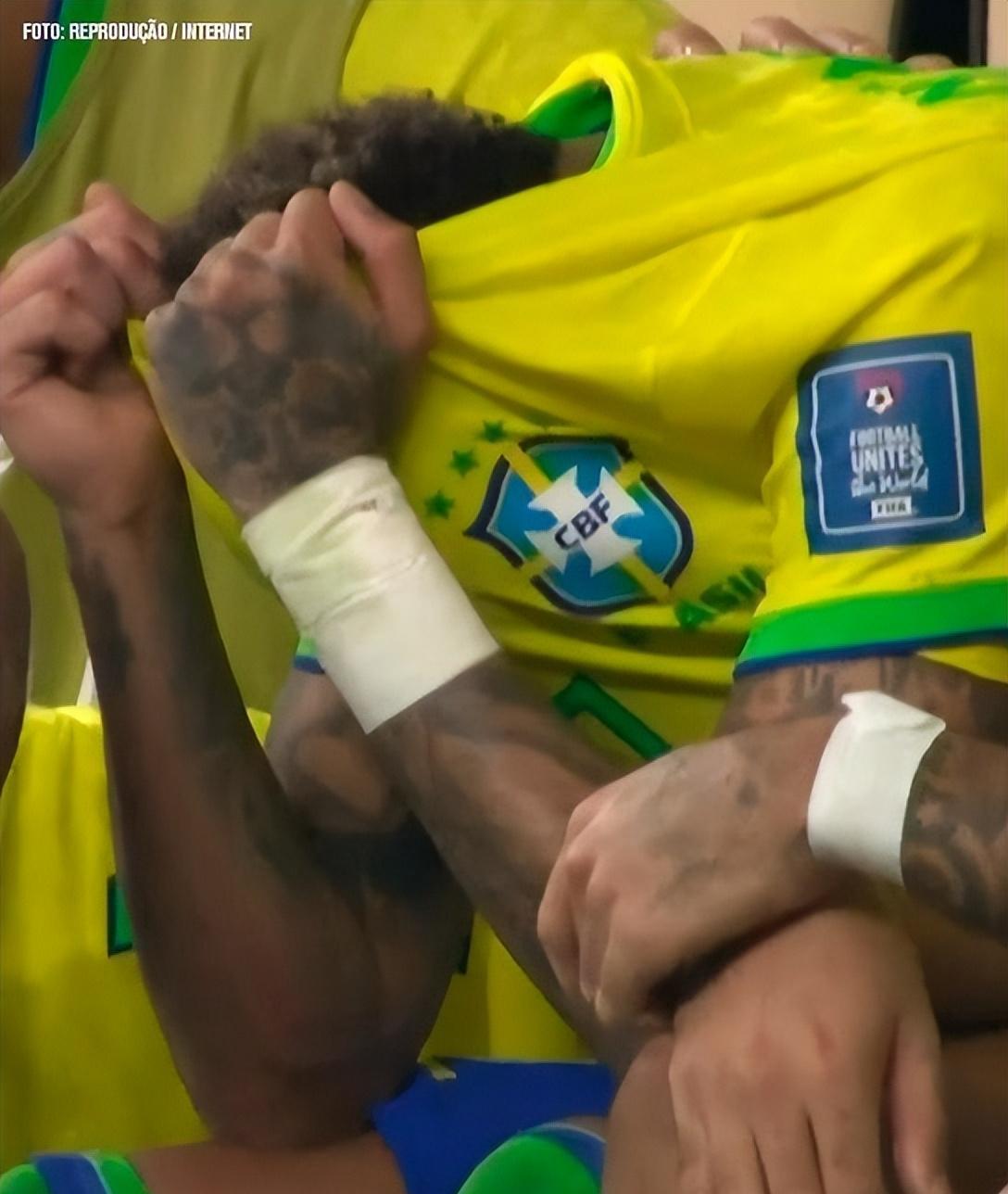 突发！巴西队迎来坏消息，内马尔遭重创，球迷担心的事情发生了(2)