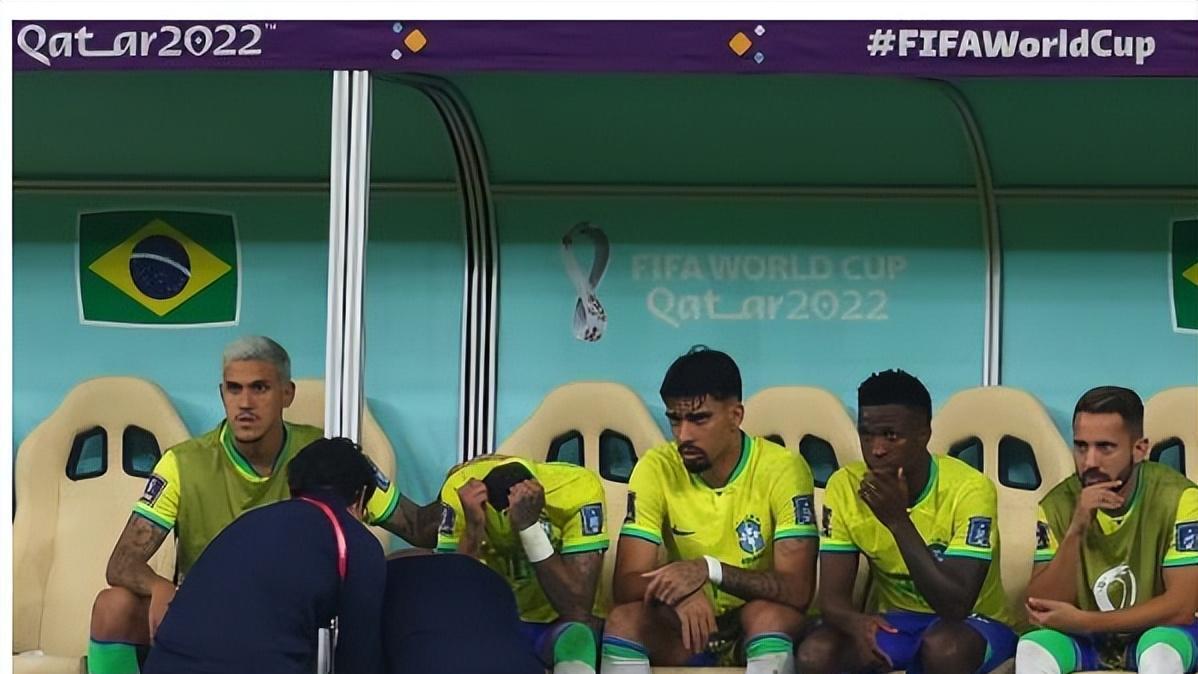 突发！巴西队迎来坏消息，内马尔遭重创，球迷担心的事情发生了(3)