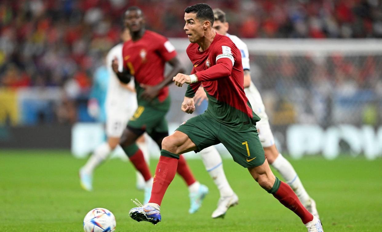 C罗又创纪录！世界杯9球超越梅西，追平尤西比奥，葡萄牙队第1人(2)