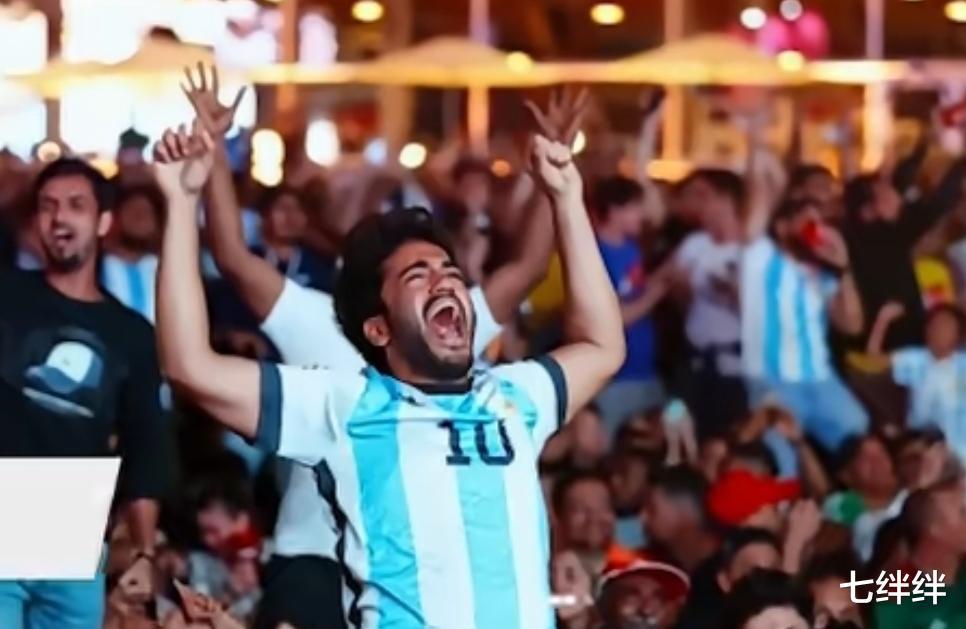 不道歉不让座还骂人！世界杯中国球迷座位被阿根廷球迷强占(2)