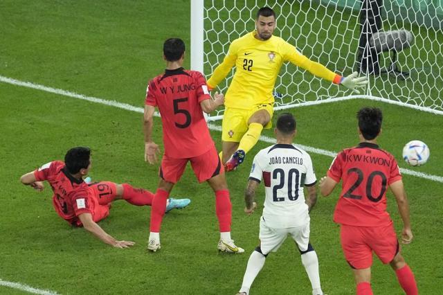【世界杯】C罗乌龙助攻成就金英权，葡萄牙暂1-1韩国(8)