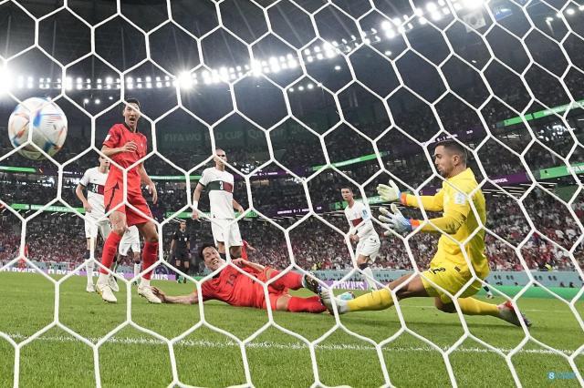 【世界杯】C罗乌龙助攻成就金英权，葡萄牙暂1-1韩国(9)