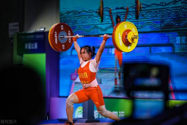举重世锦赛女子49公斤级，蒋惠花获得三金，侯志慧抓举总成绩摘铜(5)