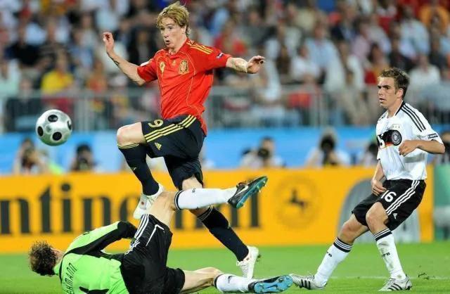 传控足球走上穷途末路？西班牙该换一种活法了！德国早就受够了(1)