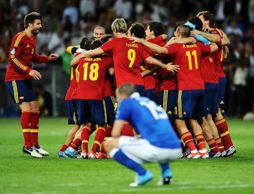 传控足球走上穷途末路？西班牙该换一种活法了！德国早就受够了(12)