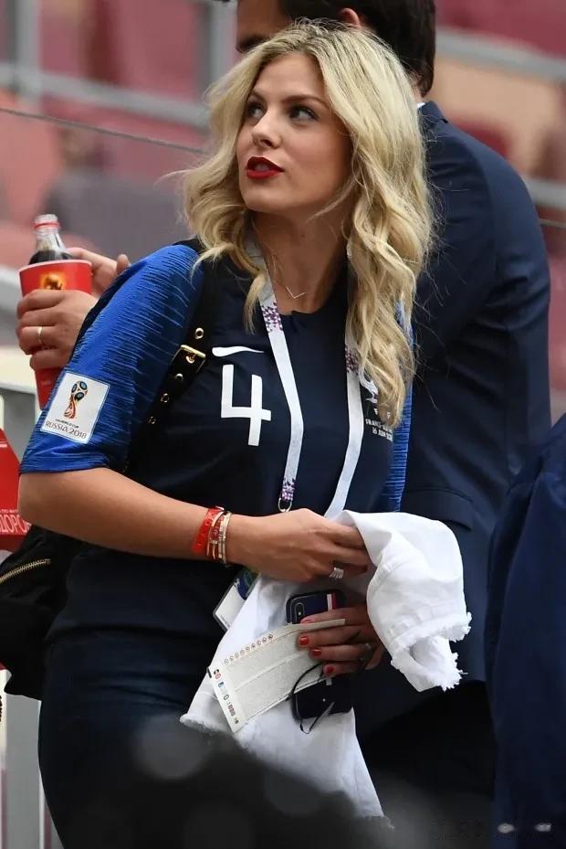 世界杯 | 法国队员们漂亮太太团，你觉得谁最美(2)