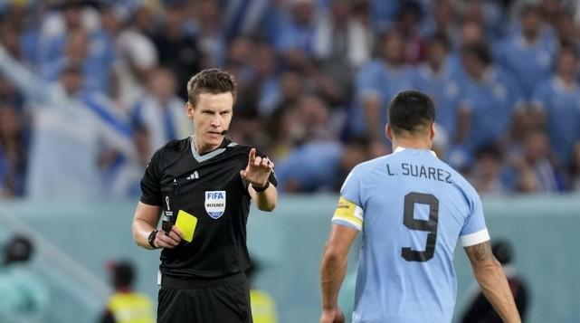 FIFA官宣，乌拉圭收重磅罚单，4人被禁赛10场，罚款12万(3)