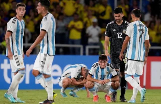 0-1，小组出局！阿根廷无缘U20世界杯决赛圈，主帅小马哥沮丧掩面