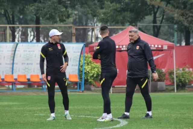男足亚运队新守门员教练：扬科维奇有大场面的经验