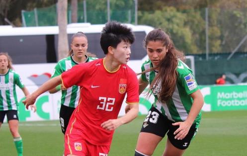 中国女足欧洲拉练热身赛首战2-1逆转告捷：王珊珊方洁联袂建功(2)