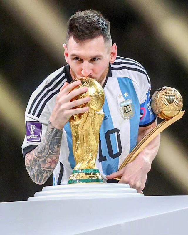 苦心人，天不负。祝贺阿根廷，恭喜梅西。(2)