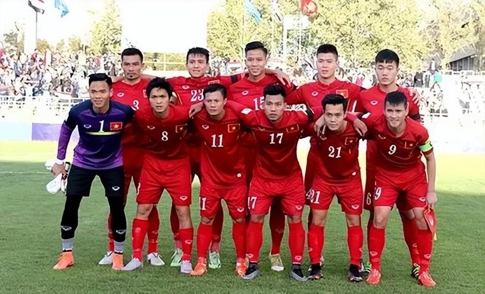 国足面临巨大挑战：越南公开挑衅，要跟中国男足争世界杯名额(2)