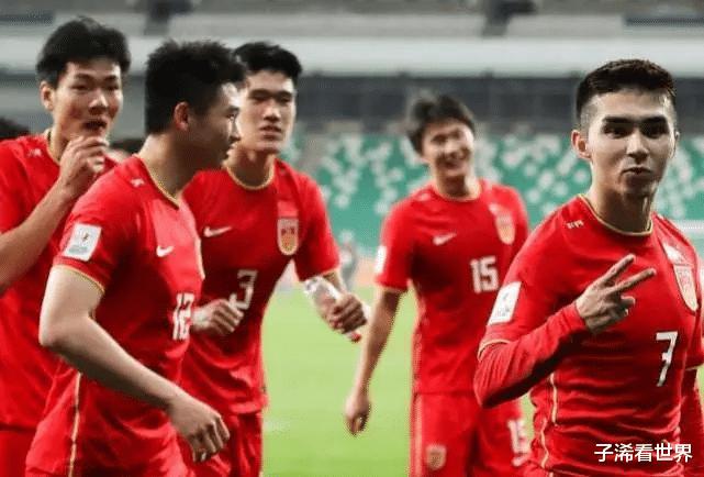 绝了，上海媒体曝出猛料：中国足球再度陷入争议，球迷质疑(2)