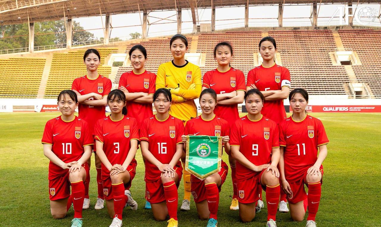提到中国女足，我们会想到王霜、张琳艳、唐佳丽等人，其实在U20女足，我们看到像霍(7)