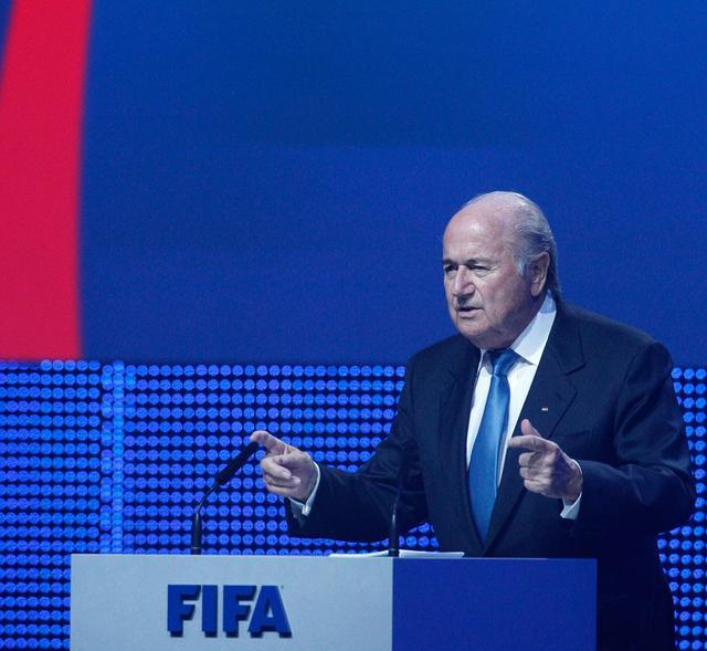 因凡蒂诺连任FIFA主席，他的连任对中国进军世界杯有利吗？